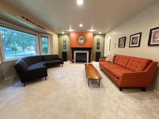 1513 Greenway TERRACE, Waukesha, WI 53186