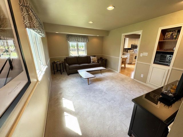 1513 Greenway TERRACE, Waukesha, WI 53186