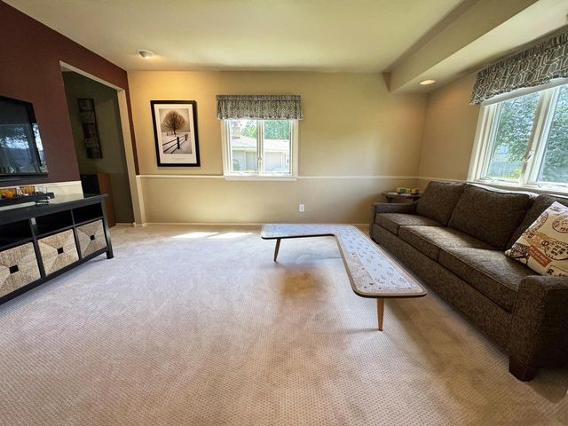 1513 Greenway TERRACE, Waukesha, WI 53186
