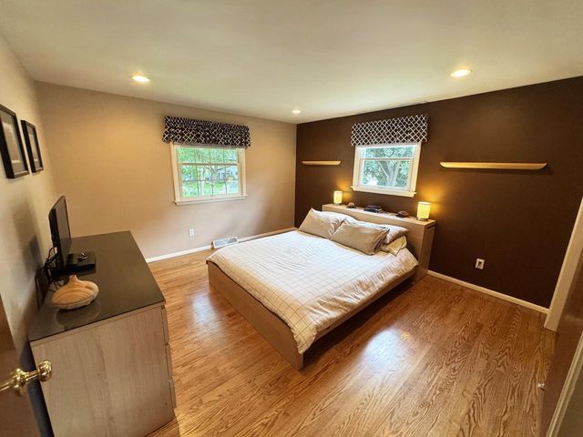 1513 Greenway TERRACE, Waukesha, WI 53186