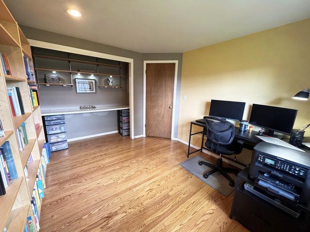 1513 Greenway TERRACE, Waukesha, WI 53186