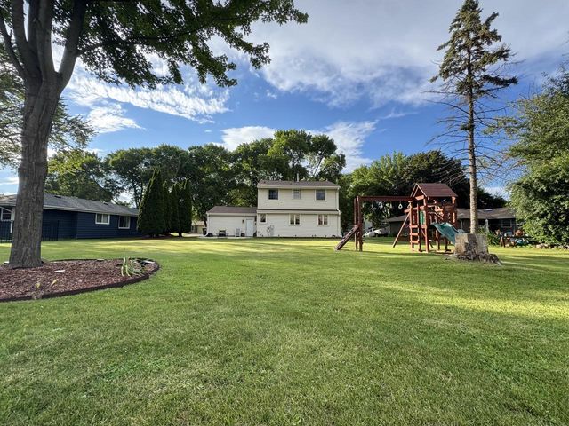 1513 Greenway TERRACE, Waukesha, WI 53186