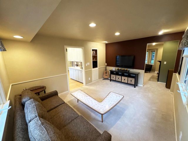 1513 Greenway TERRACE, Waukesha, WI 53186