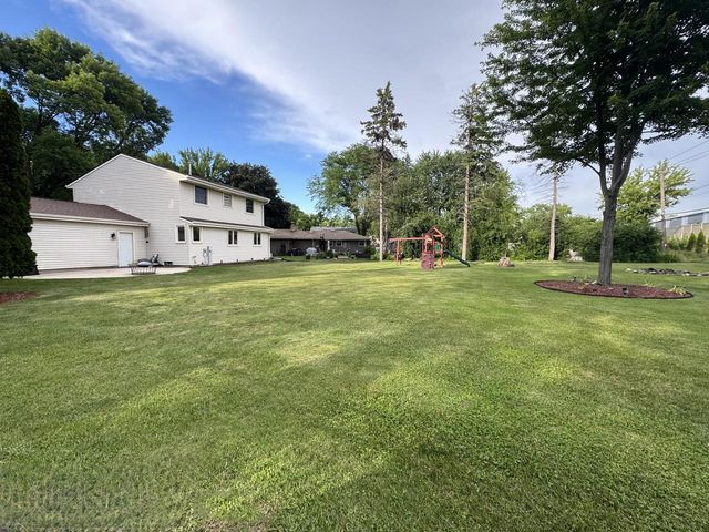 1513 Greenway TERRACE, Waukesha, WI 53186
