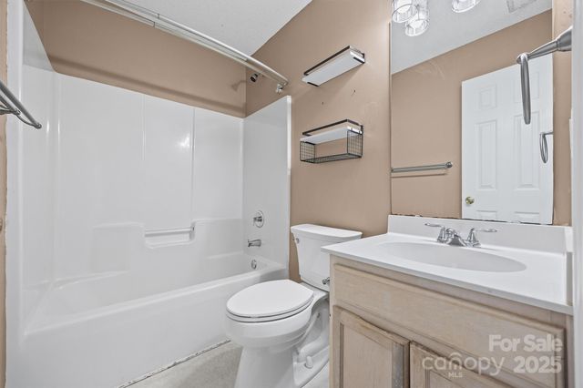 132 Sella Ridge Drive, Mount Holly, NC 28120