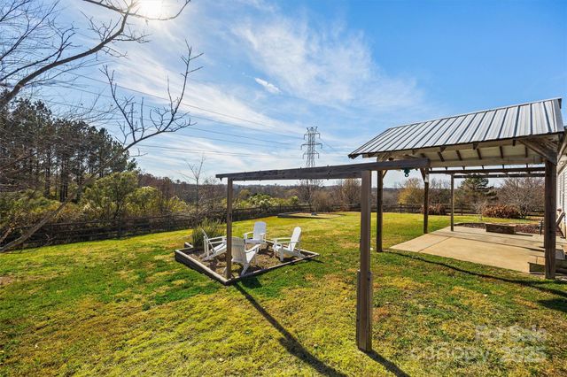 132 Sella Ridge Drive, Mount Holly, NC 28120