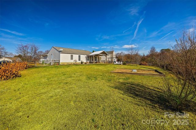 132 Sella Ridge Drive, Mount Holly, NC 28120