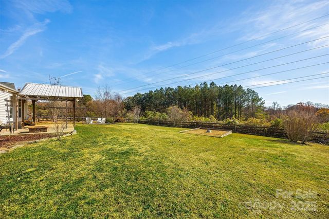 132 Sella Ridge Drive, Mount Holly, NC 28120