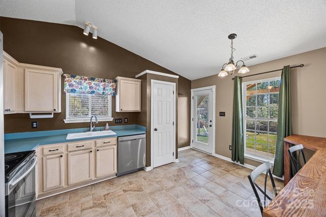 132 Sella Ridge Drive, Mount Holly, NC 28120