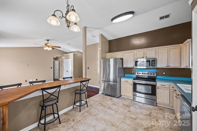 132 Sella Ridge Drive, Mount Holly, NC 28120