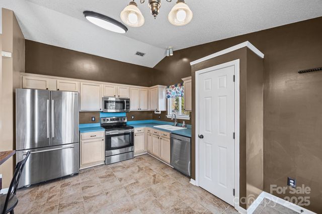 132 Sella Ridge Drive, Mount Holly, NC 28120