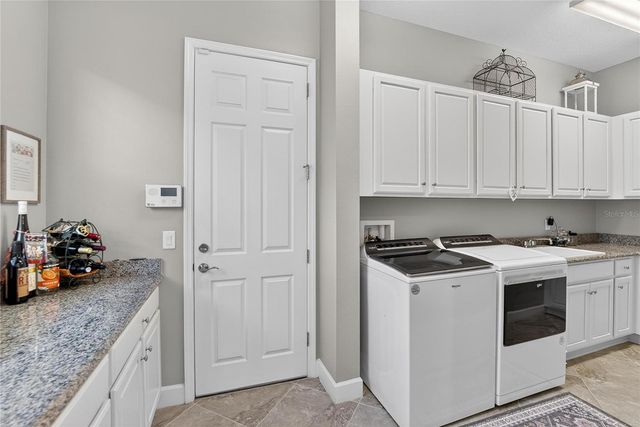 1524 EMERALD DUNES DRIVE, Sun City Center, FL 33573