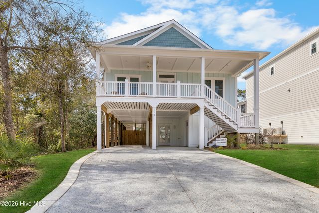 113 SW 22nd Street, Oak Island, NC 28465
