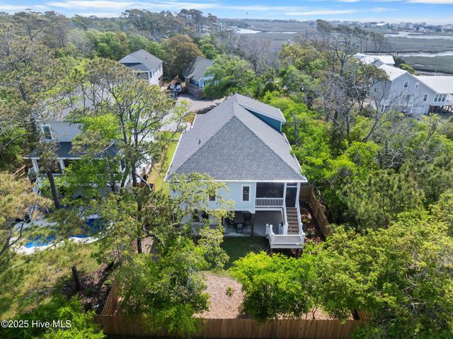 113 SW 22nd Street, Oak Island, NC 28465