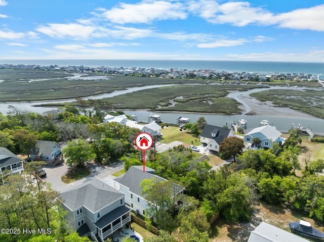 113 SW 22nd Street, Oak Island, NC 28465
