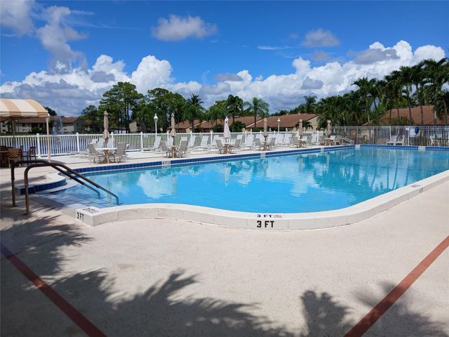 627 Sea Pine Way B1, Greenacres, FL 33415