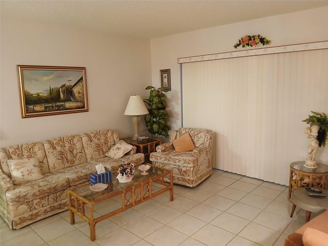 627 Sea Pine Way B1, Greenacres, FL 33415