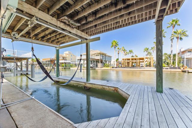 22032 Matagorda Drive, Galveston, TX 77554