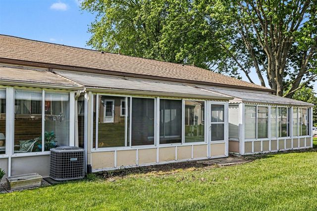 25176 Potomac Drive 2, South Lyon, MI 48178