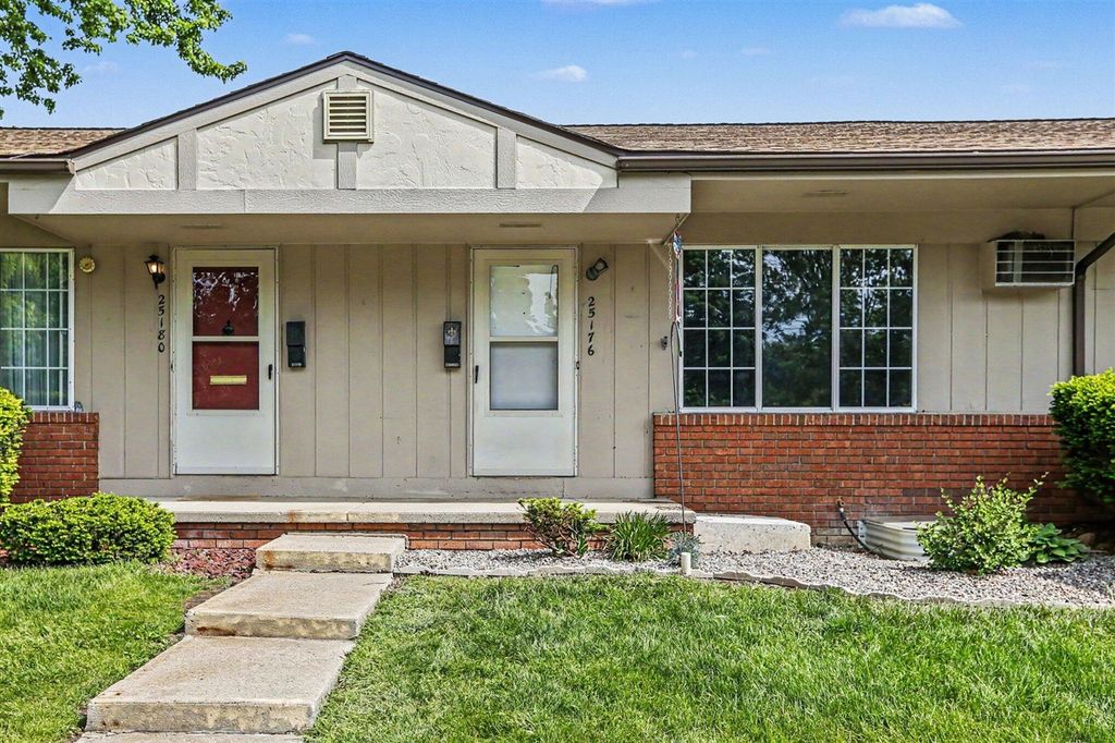 25176 Potomac Drive 2, South Lyon, MI 48178