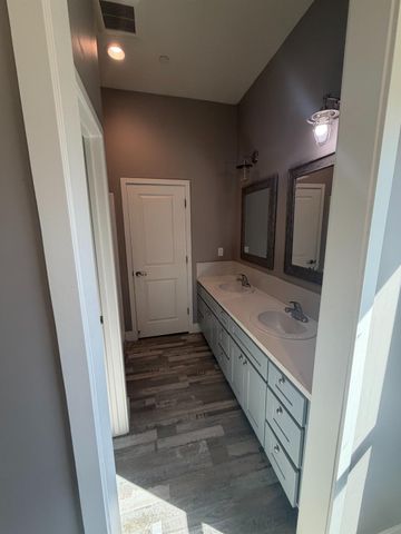 3716 Sierra St, Riverbank, CA 95367