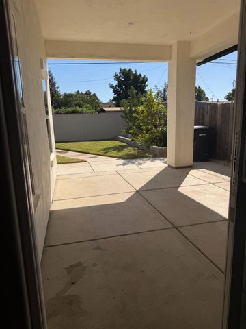 3716 Sierra St, Riverbank, CA 95367