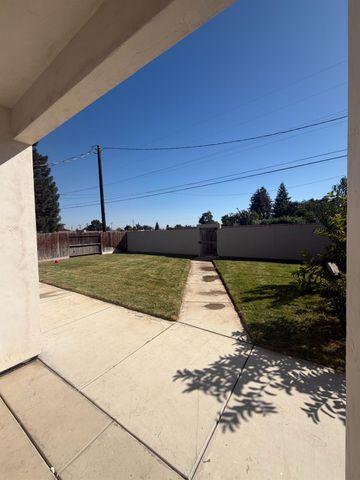 3716 Sierra St, Riverbank, CA 95367