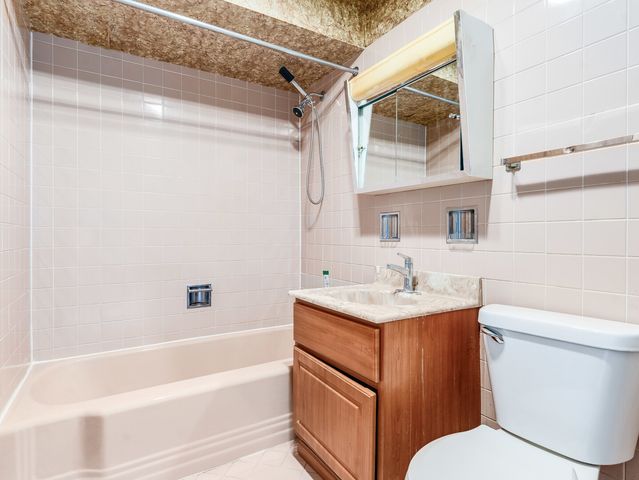 2622 Central Drive 2N, Flossmoor, IL 60422