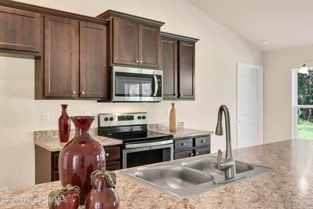 981 Le Baron Street SW, Palm Bay, FL 32908