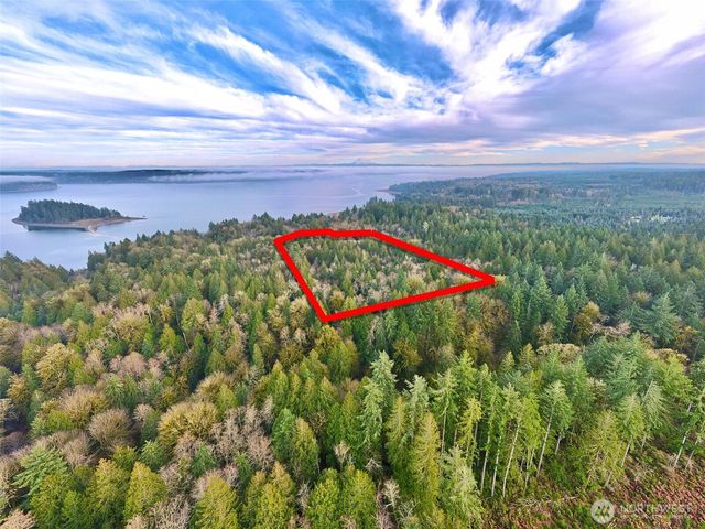 705 E Colonel Wright Road, Shelton, WA 98584