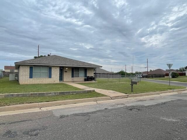 206 Van Zandt Street, San Angelo, TX 76905