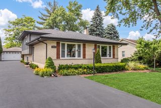 1214 S Pine Avenue, Arlington Heights, IL 60005