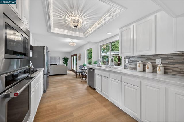 218 Mountaire Cir, Clayton, CA 94517