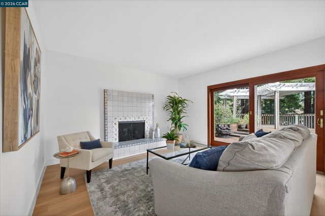 218 Mountaire Cir, Clayton, CA 94517