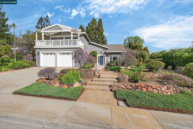 218 Mountaire Cir, Clayton, CA 94517