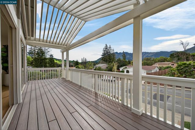 218 Mountaire Cir, Clayton, CA 94517