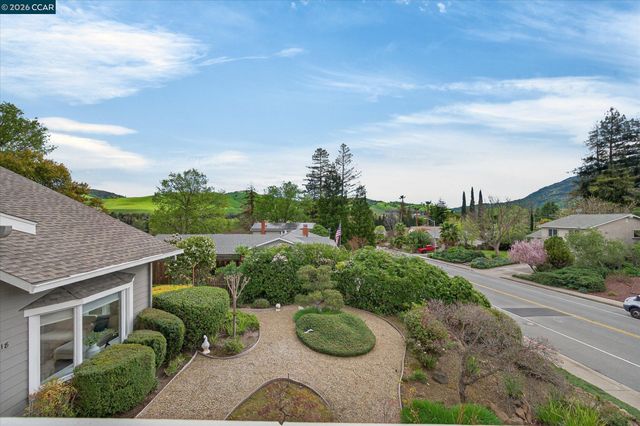 218 Mountaire Cir, Clayton, CA 94517