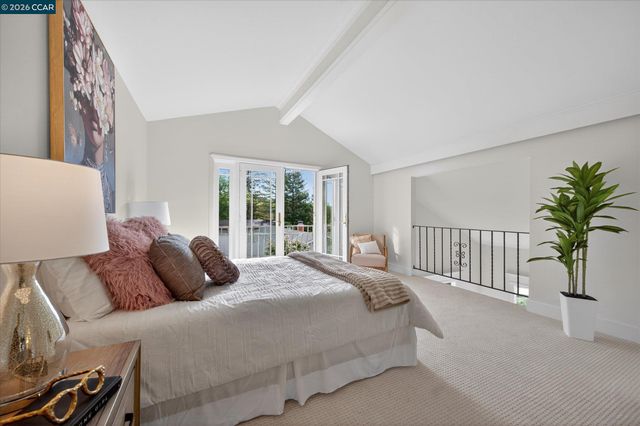 218 Mountaire Cir, Clayton, CA 94517