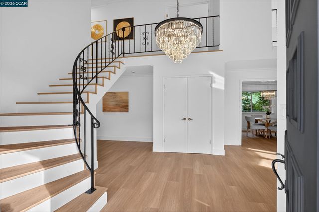 218 Mountaire Cir, Clayton, CA 94517