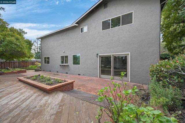 218 Mountaire Cir, Clayton, CA 94517