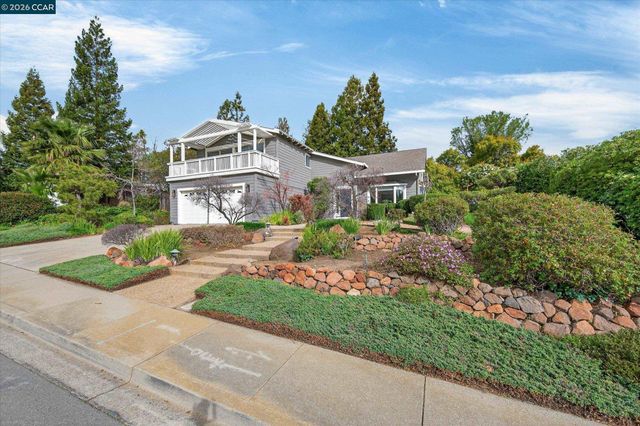 218 Mountaire Cir, Clayton, CA 94517