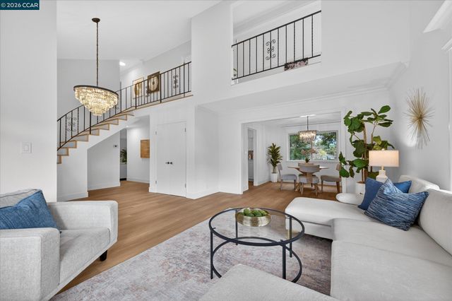 218 Mountaire Cir, Clayton, CA 94517