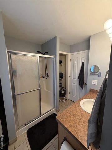 8645 Country Club Drive, Pinckney, MI 48169