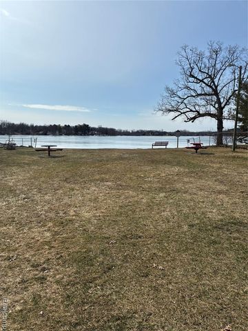 8645 Country Club Drive, Pinckney, MI 48169