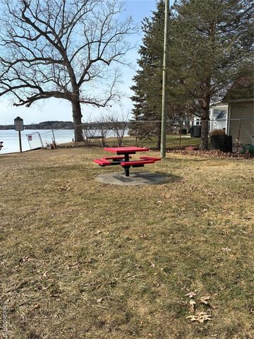 8645 Country Club Drive, Pinckney, MI 48169