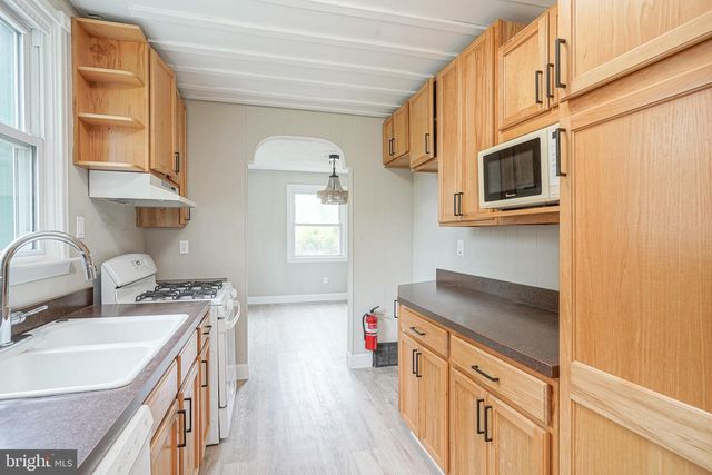 323 JACKSON AVE, Magnolia, NJ 08049
