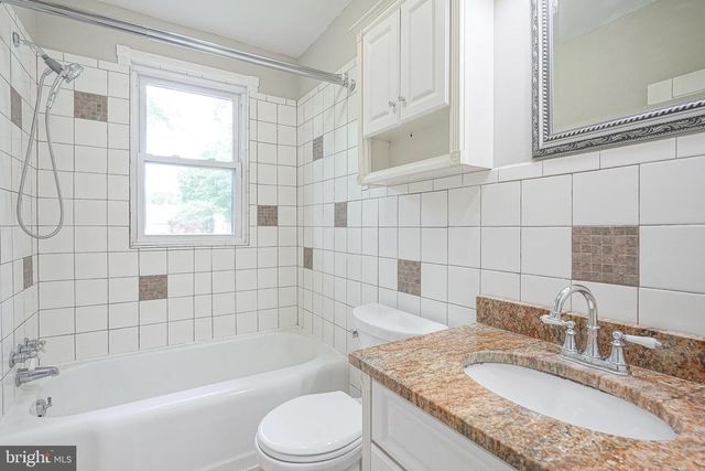 323 JACKSON AVE, Magnolia, NJ 08049