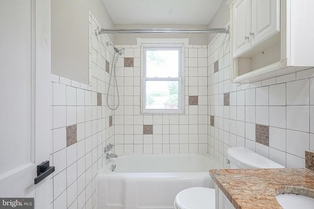 323 JACKSON AVE, Magnolia, NJ 08049
