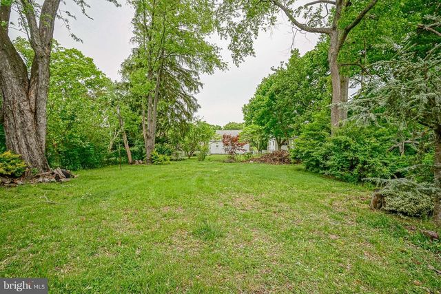 323 JACKSON AVE, Magnolia, NJ 08049