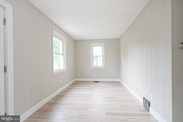 323 JACKSON AVE, Magnolia, NJ 08049